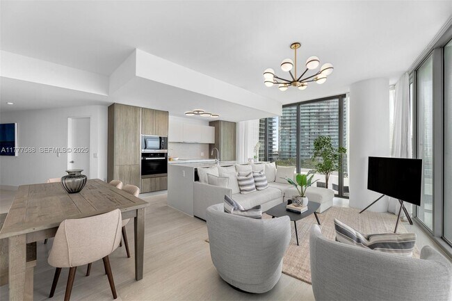 Building Photo - 2900 NE 7th Ave