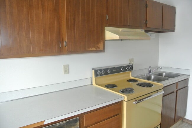 Building Photo - 1400 13th St NW