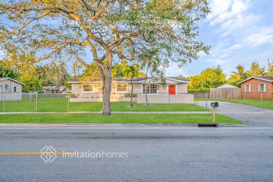 Primary Photo - 1712 NW 15th Ave