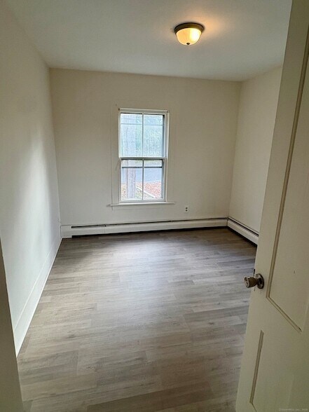 Building Photo - 227 Railroad St