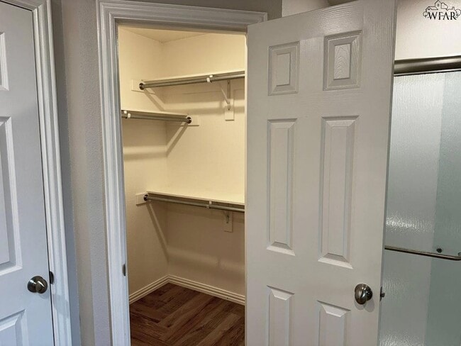 Building Photo - 301 Mariners Wy