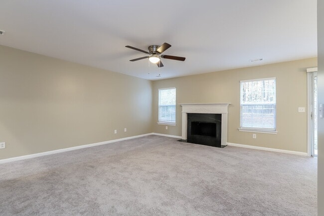 Building Photo - 2305 Mayfair Dr