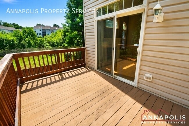 Building Photo - 888 Stonehurst Ct
