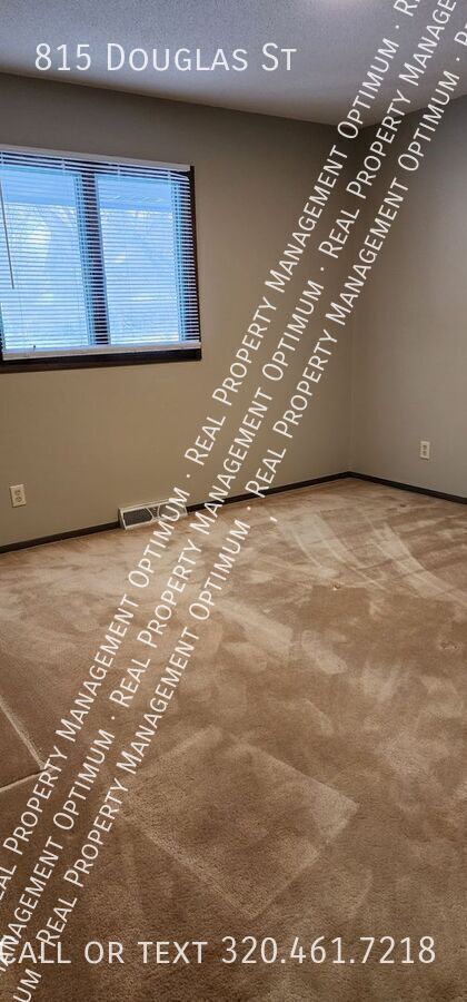 Building Photo - 815 Douglas St