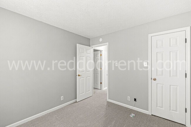 Building Photo - Cozy Fishers Home