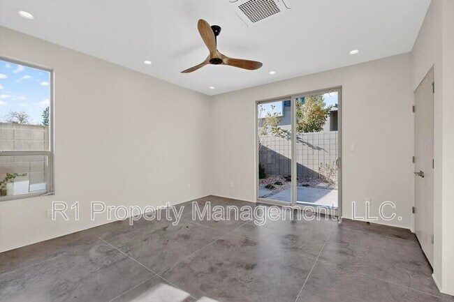 Building Photo - 705 Alcalde Pl SW