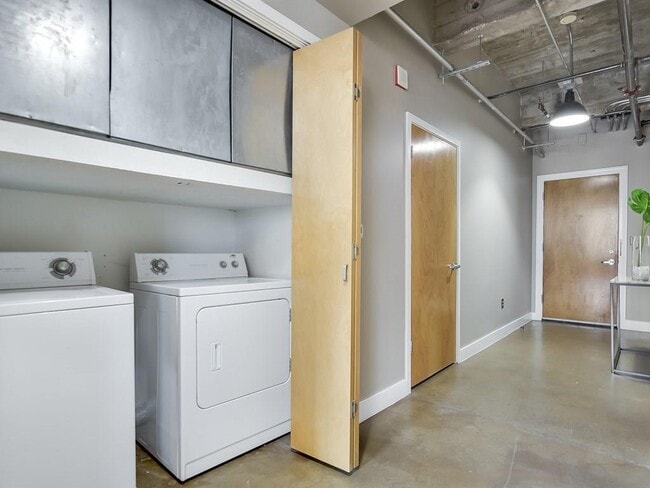 Building Photo - 710 Colorado St