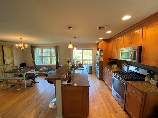 Building Photo - 9 Marshall Ln