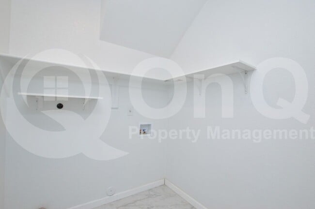Building Photo - 3606 W Creedance Blvd
