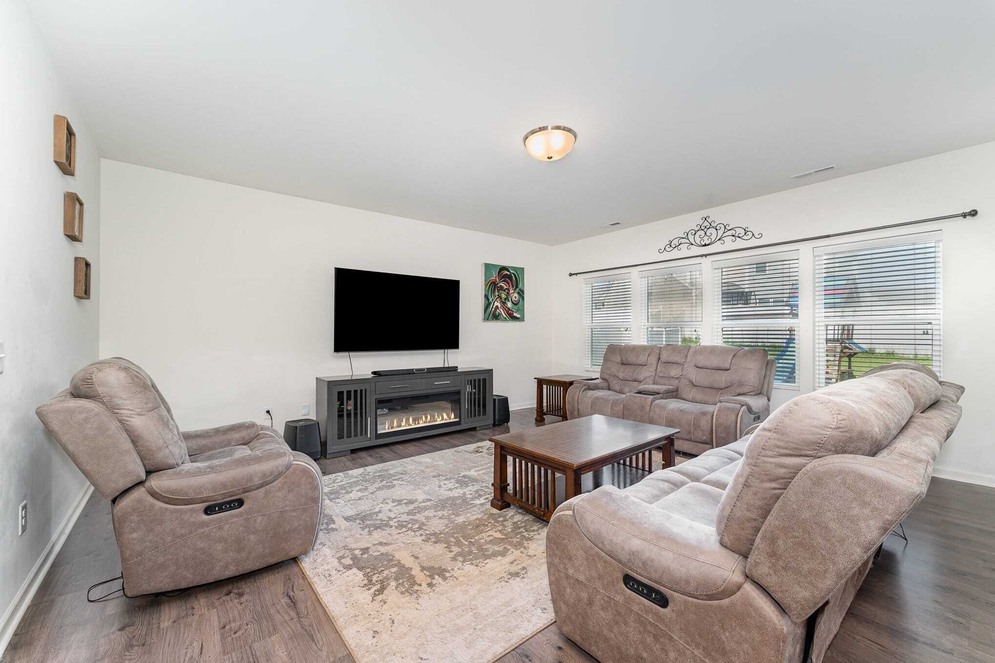 Building Photo - 5514 Hardie Farm Dr