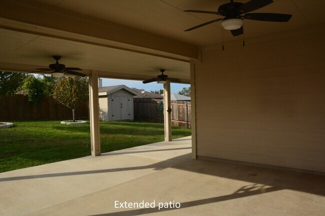 Building Photo - 406 Comal Run