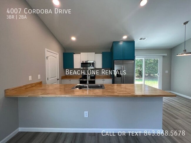 Building Photo - 4007 Cordoba Dr