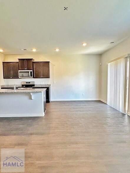 Building Photo - 163 Hogan Dr