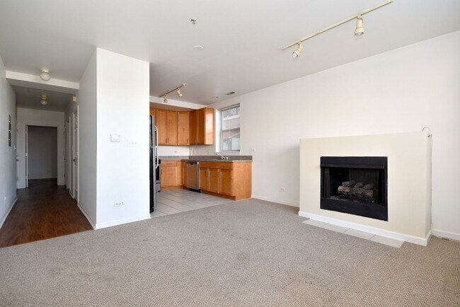 Building Photo - 1327 N Halsted St