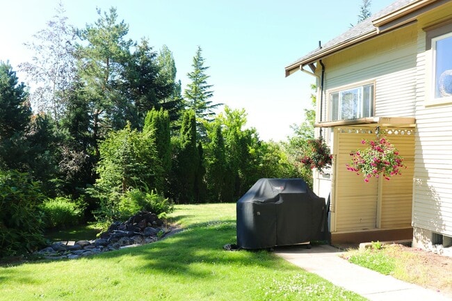 Building Photo - Exquisite 3 Bed, 1.75 Bath Home in Old Fai...