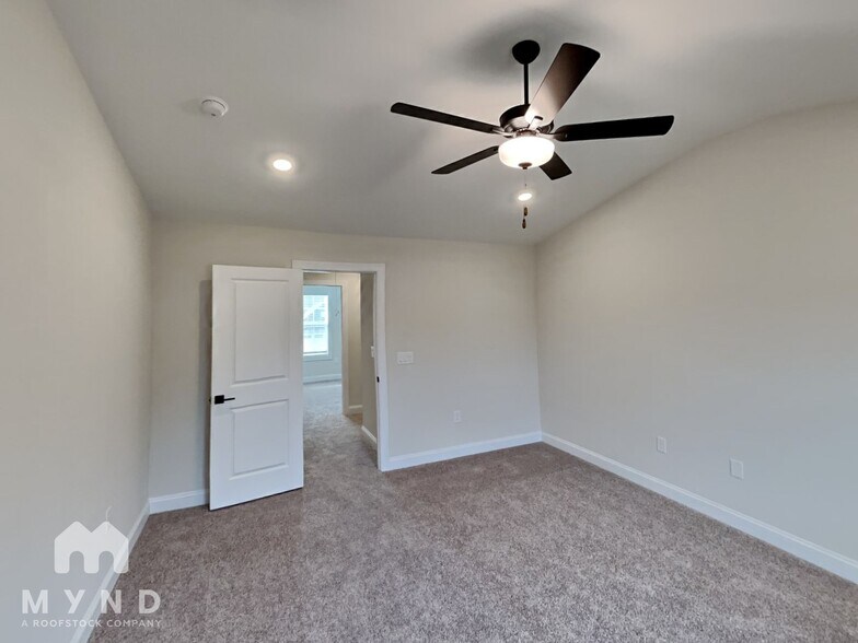 Building Photo - 158 Wembury Ln