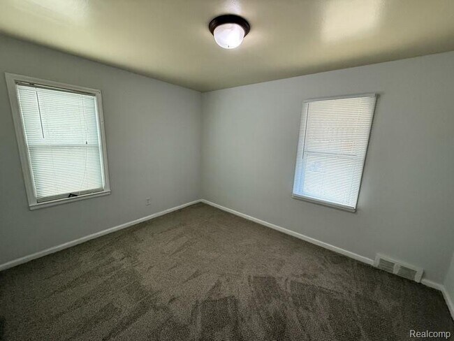 Building Photo - 12851 Rosemary Blvd