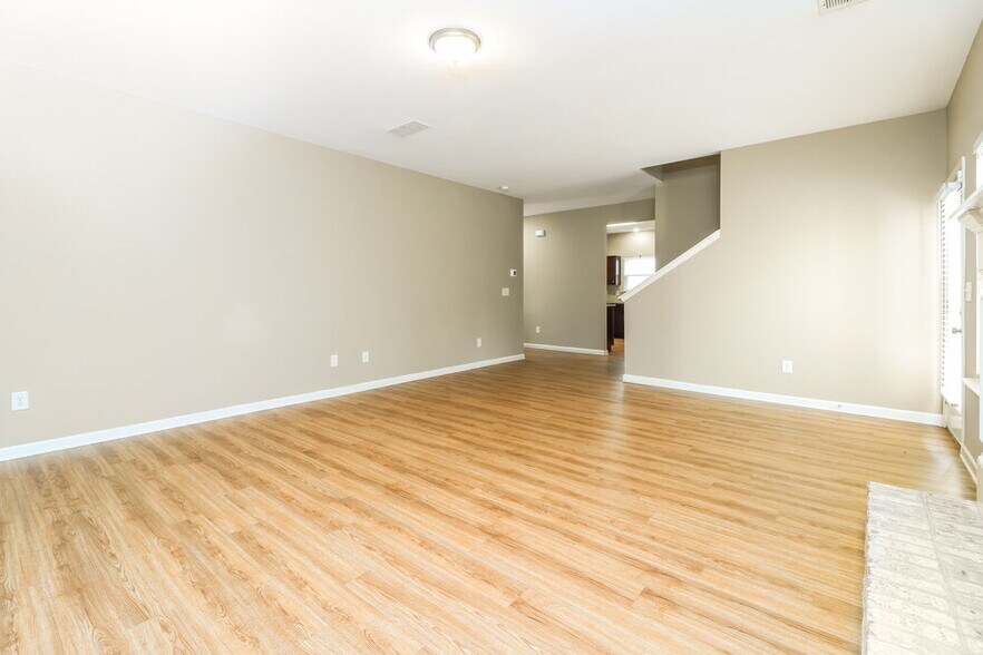 Building Photo - 8 Misty Ct