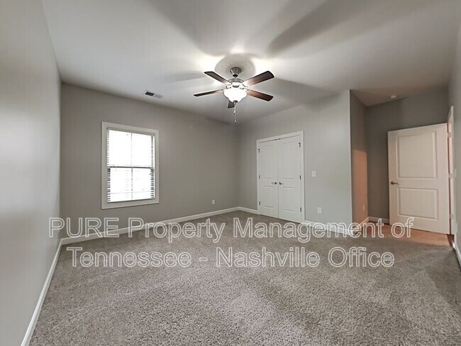Building Photo - 13 Hope Ct