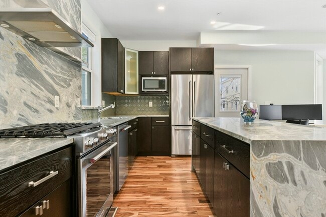 Primary Photo - 18 Granfield Ave