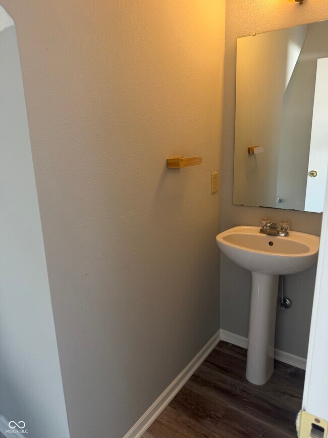 Building Photo - 15162 Beam St