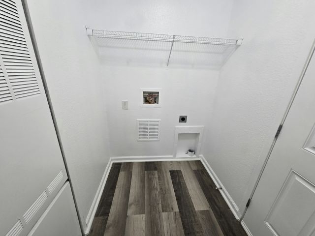 Building Photo - 6223 E Sahara Ave