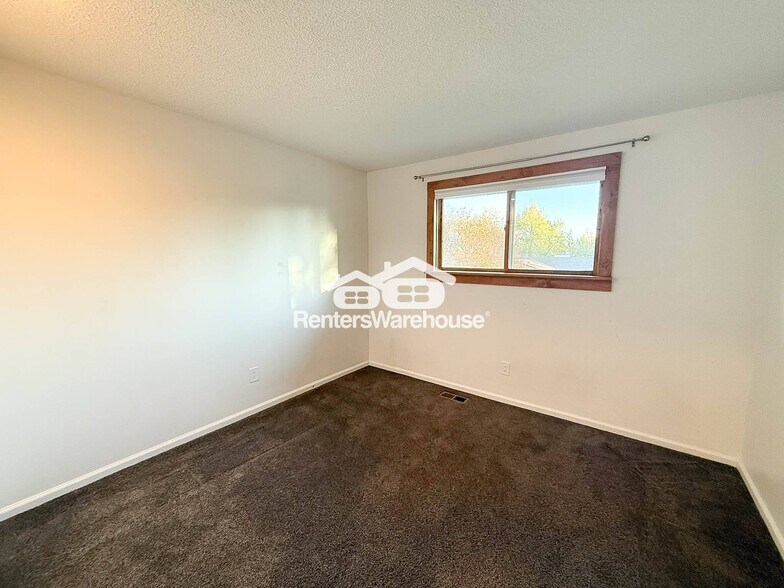 Building Photo - 4850 Fairlawn Ct