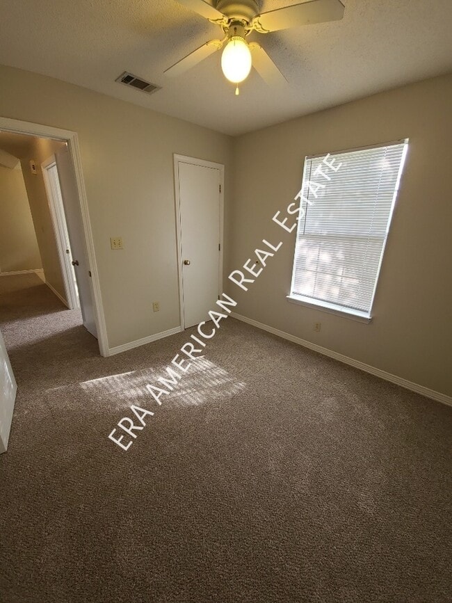 Building Photo - 117 Oak Terrace Dr