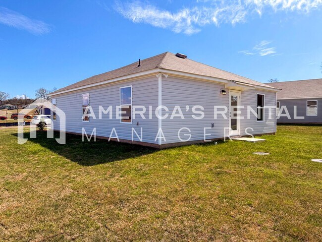 Building Photo - Coming Soon! Available to View NOW! DEPOSIT PENDING!