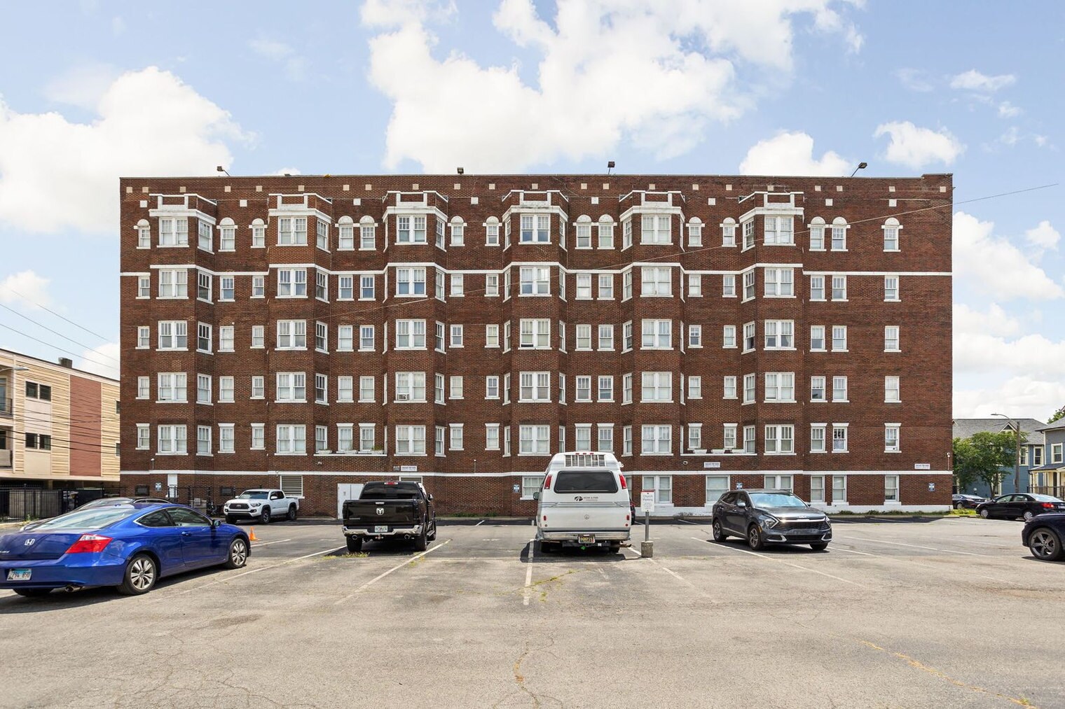 Building Photo - 230 E 9th St