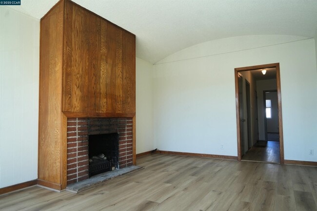 Building Photo - 158 W Moltke St