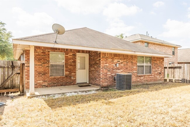 Building Photo - 20006 Windcroft Hollow Ln