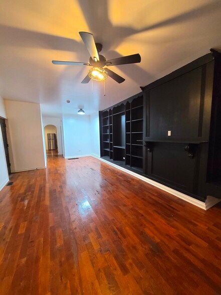 Building Photo - 1751 W 21st Pl