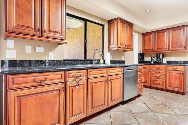 Building Photo - 72816 Mesa View Dr