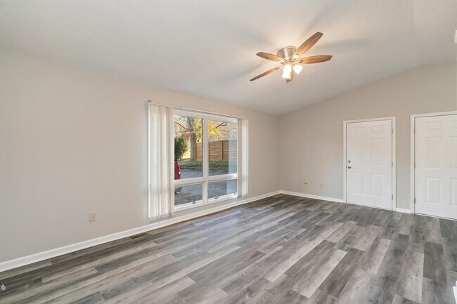 Building Photo - 6501 Beaver Ridge Rd