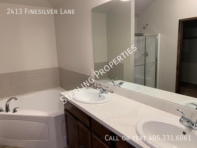 Building Photo - 2413 Finesilver Ln