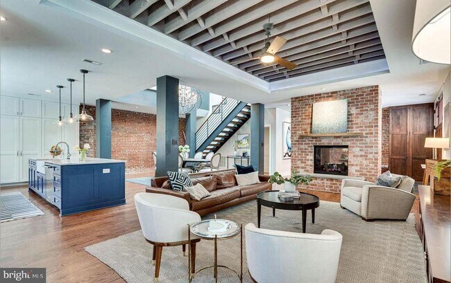 Building Photo - 1420 Paloma Way NW