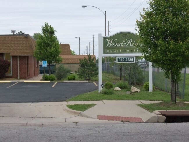 Building Photo - 2502 W Wildwood Ln