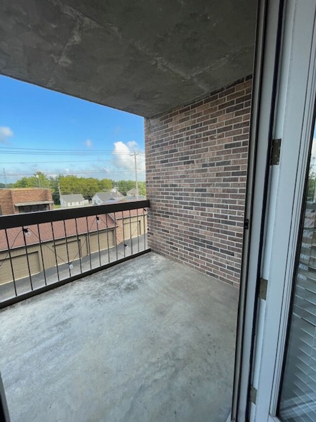 Building Photo - City of Maryville 37801 - 2 bedroom, 2 bat...