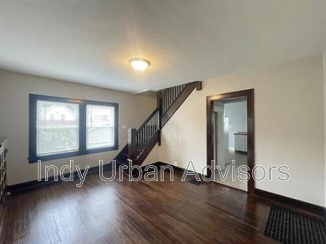 Building Photo - 916 E Tabor St
