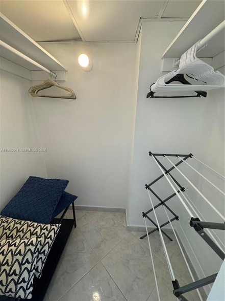 Building Photo - 300 Bayview Dr