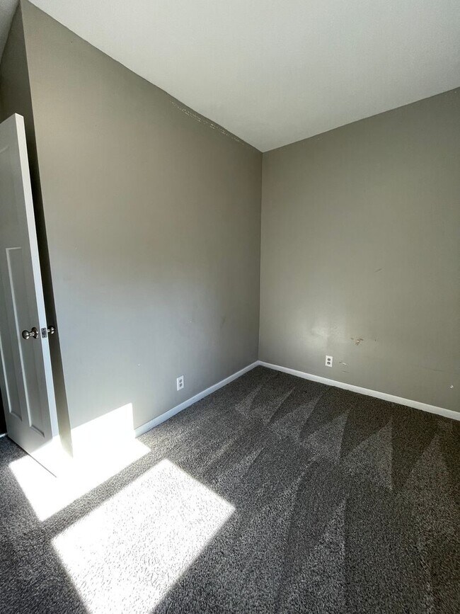 Building Photo - 816 Congress St