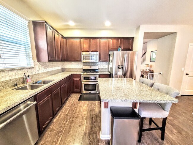 Building Photo - Gorgeous Home- Lots of Upgrades
