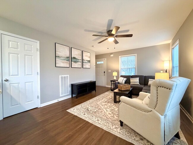 Building Photo - 925 Woody Hills Dr - Furnished Rental