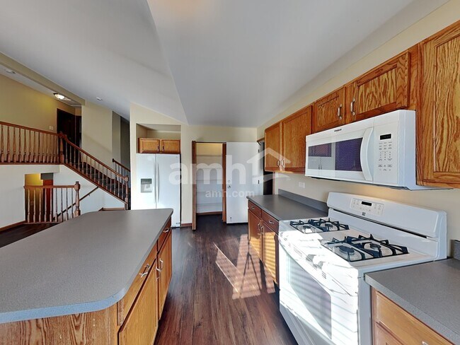 Building Photo - 26251 W Bayberry Ct