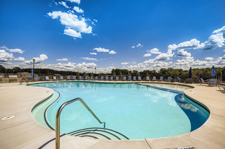 Building Photo - 76 Basswood Ln