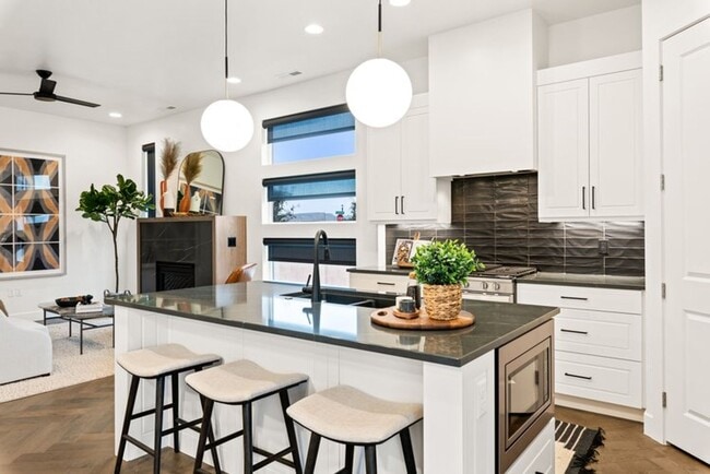 Building Photo - 3 Bedroom Single-Level Home with Resort-Style Amenities