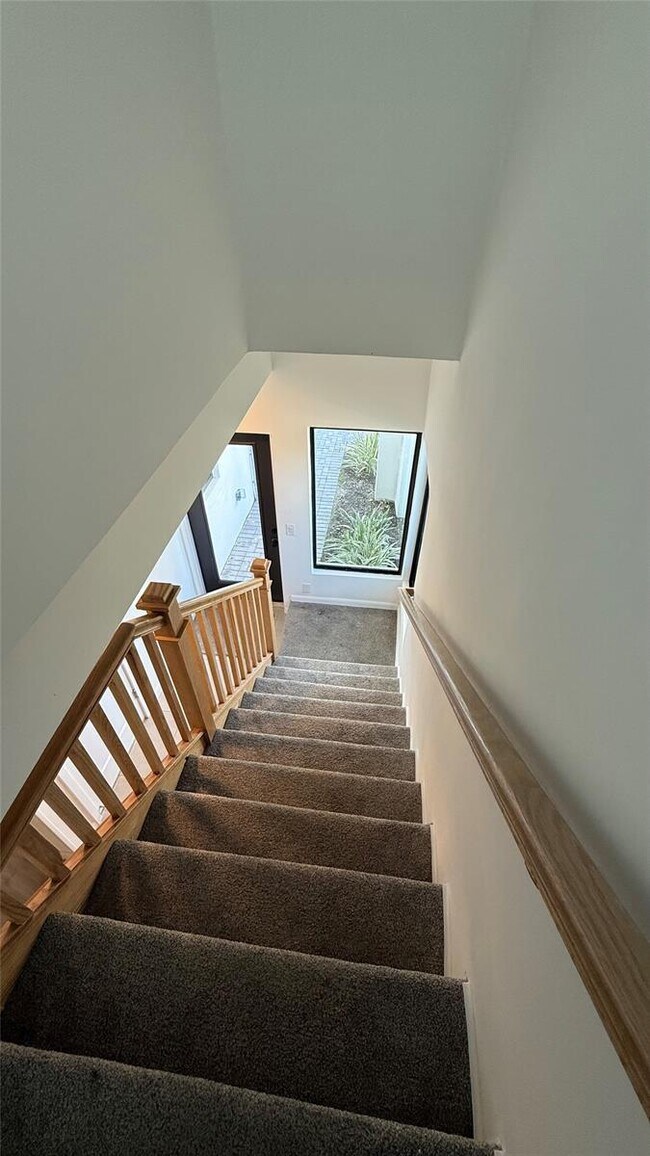 Building Photo - 2526 Pierce St