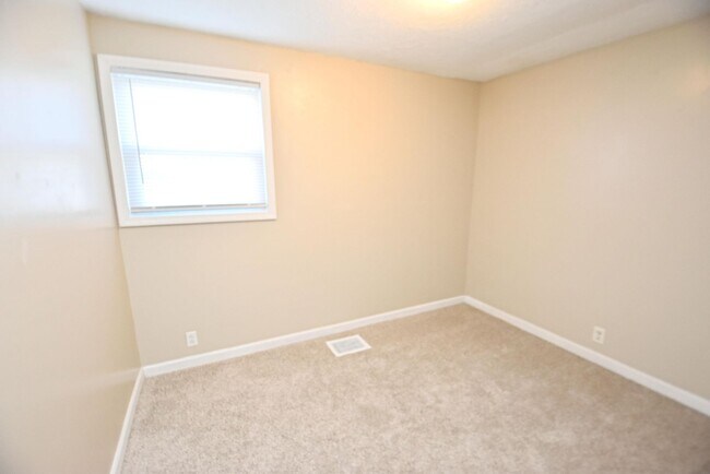 Building Photo - South Bend home for rent