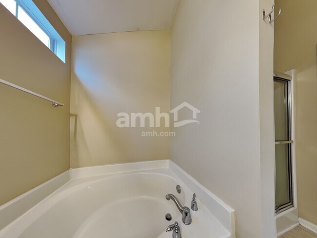 Building Photo - 2236 Blakers Blvd